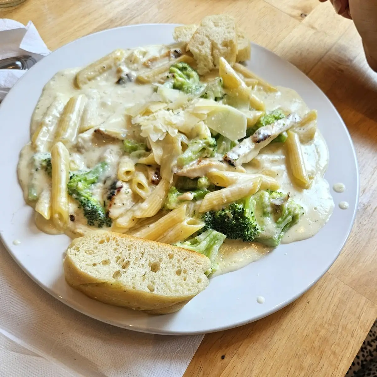 Broccoli & Chicken Alfredo Pizza