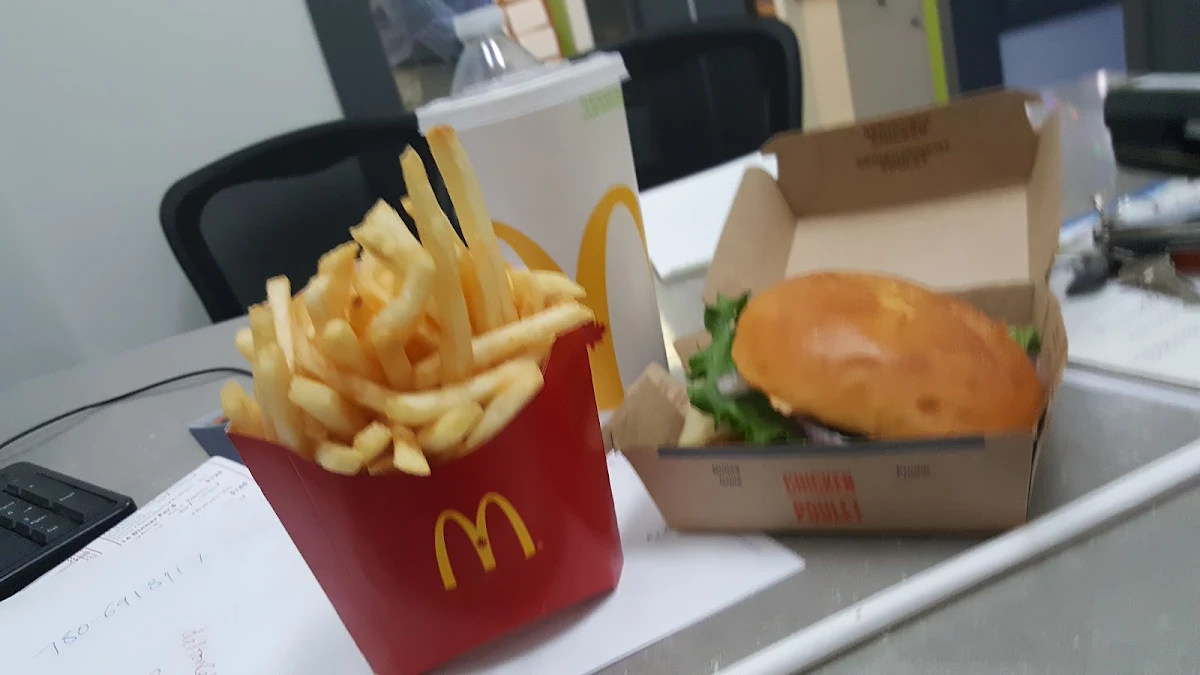 Cheeseburger and Fries