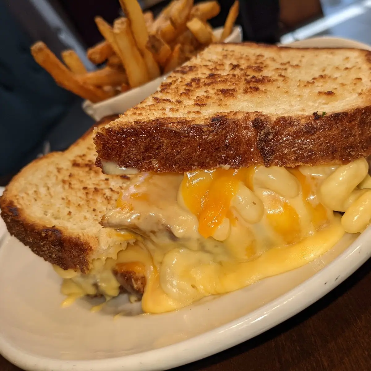 Grilled Mac & Cheese Melt