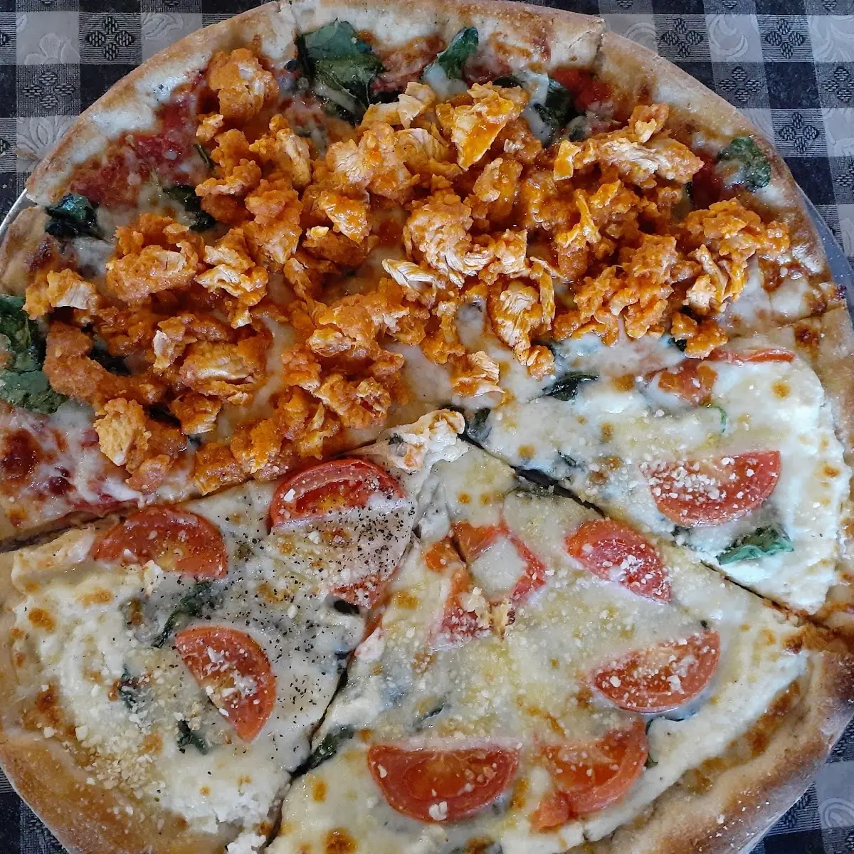 Pizza w Spinach Tomato & Chicken