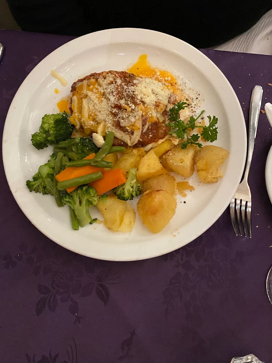 Chicken Parmigiana, Bumpkin's Restaurant & Lounge
