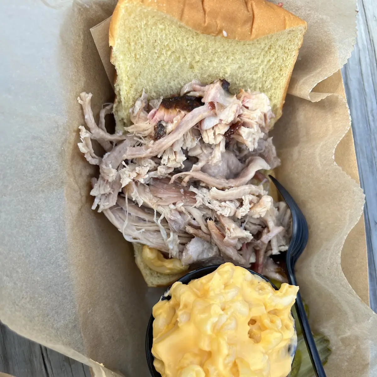 Pulled Pork Sandwich with Mac N Cheese