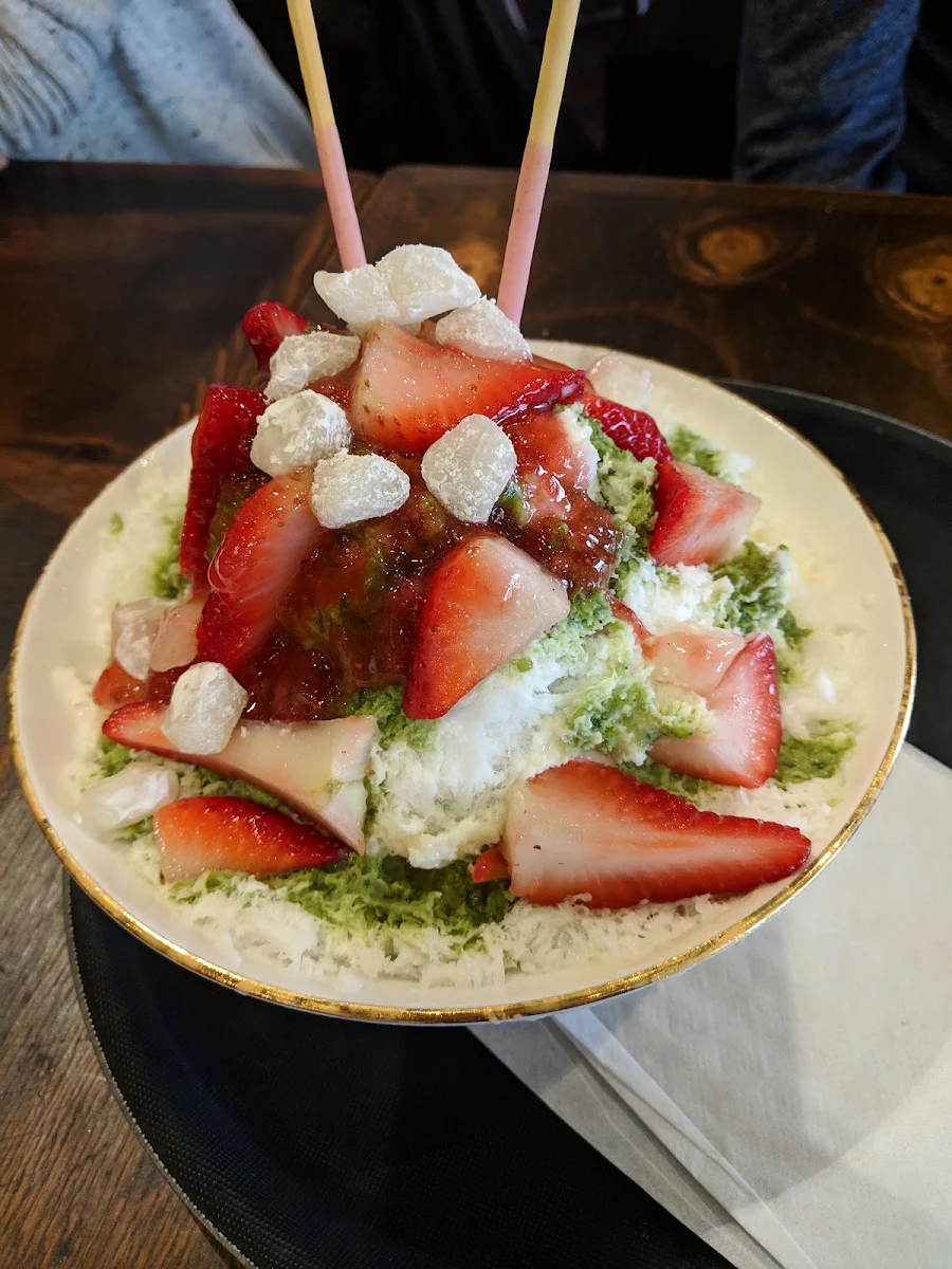 Strawberry Matcha Sulbing