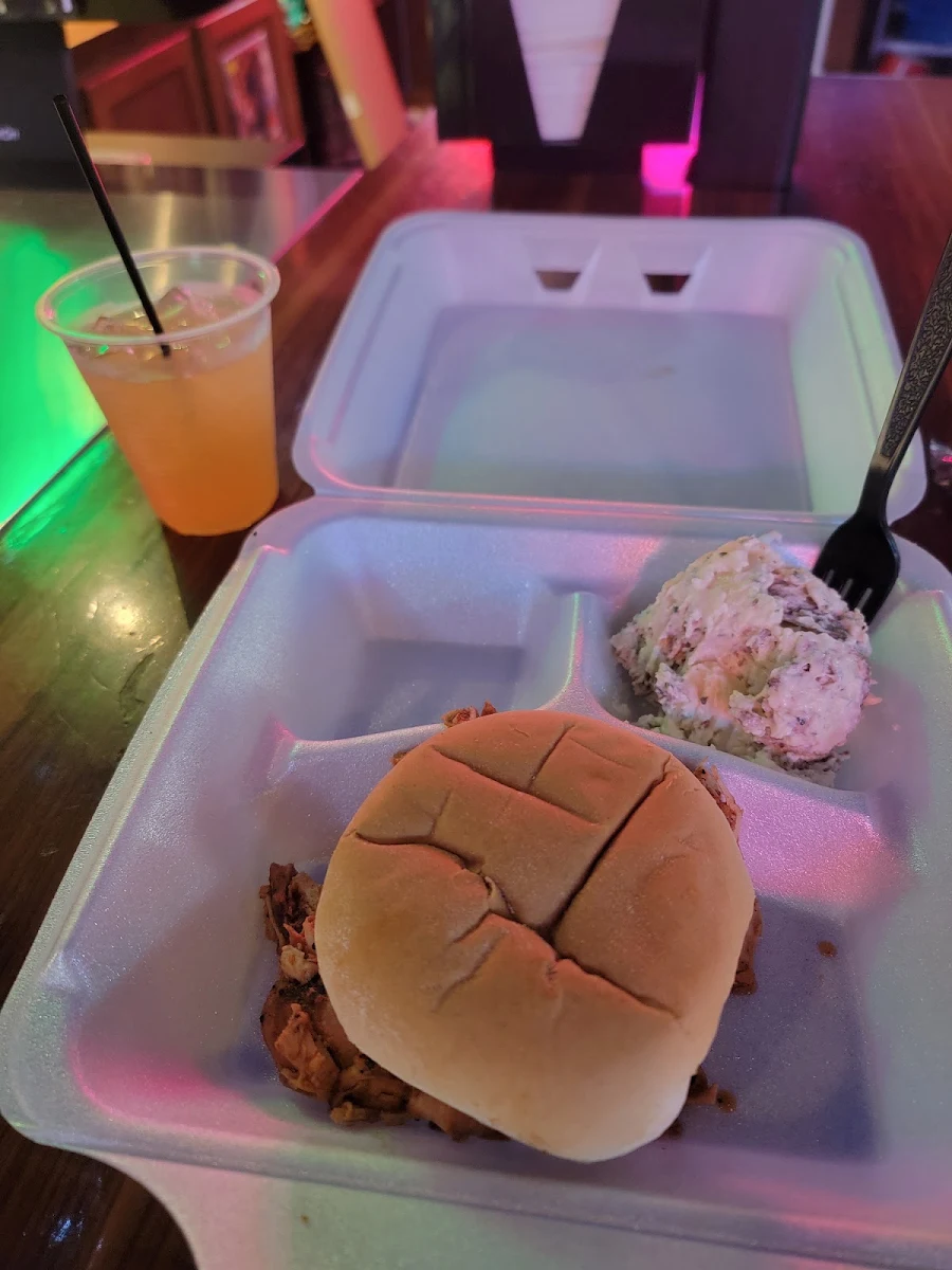 BBQ Chicken Sandwich E Potato Salad and a Amaretto Sour