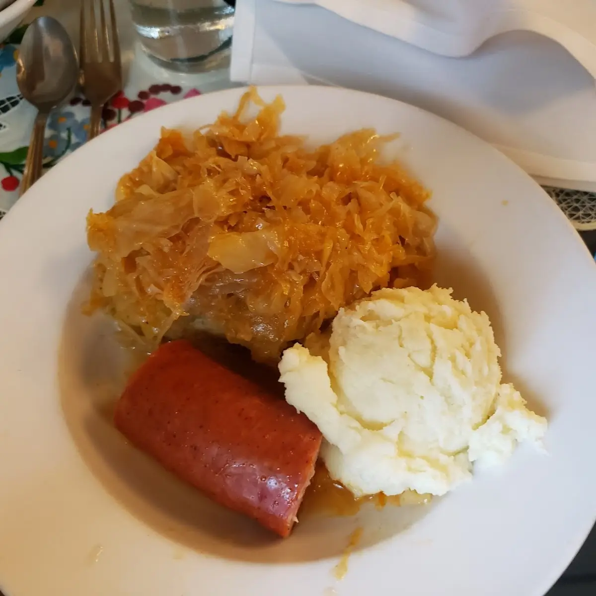 Kolbasz & Sauerkraut