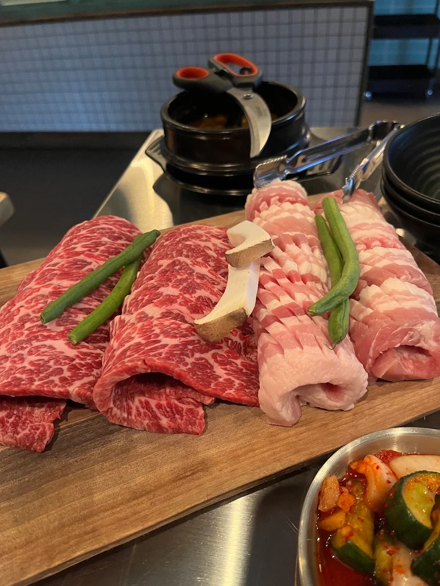 Highlights, Daldongnae Korean BBQ - Byward Market