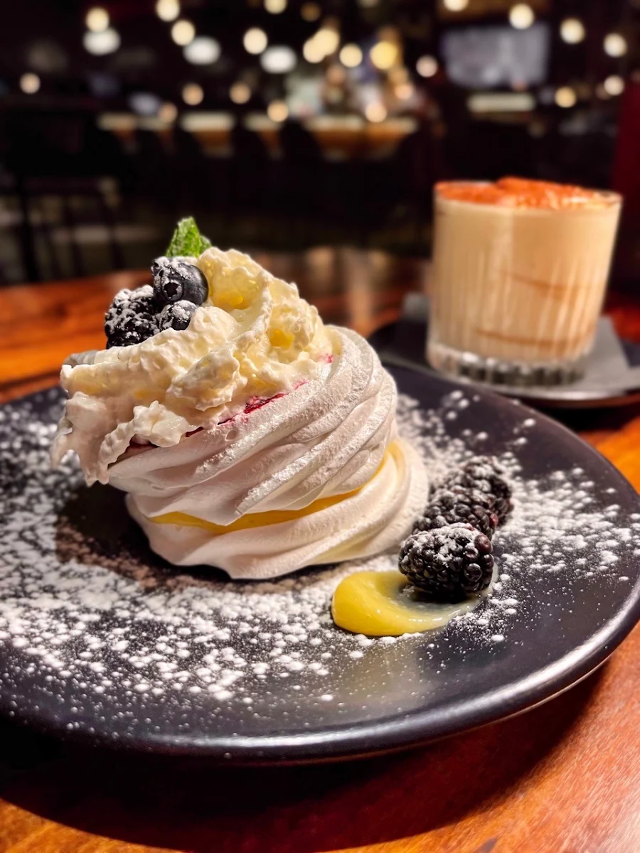 Pavlova, Notte Ristorante (formerly Amano Trattoria)