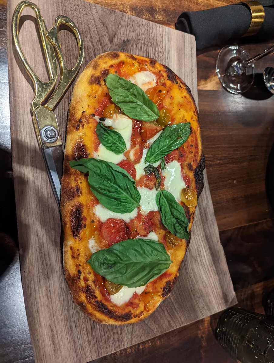 Pinsa Margarita, Notte Ristorante (formerly Amano Trattoria)