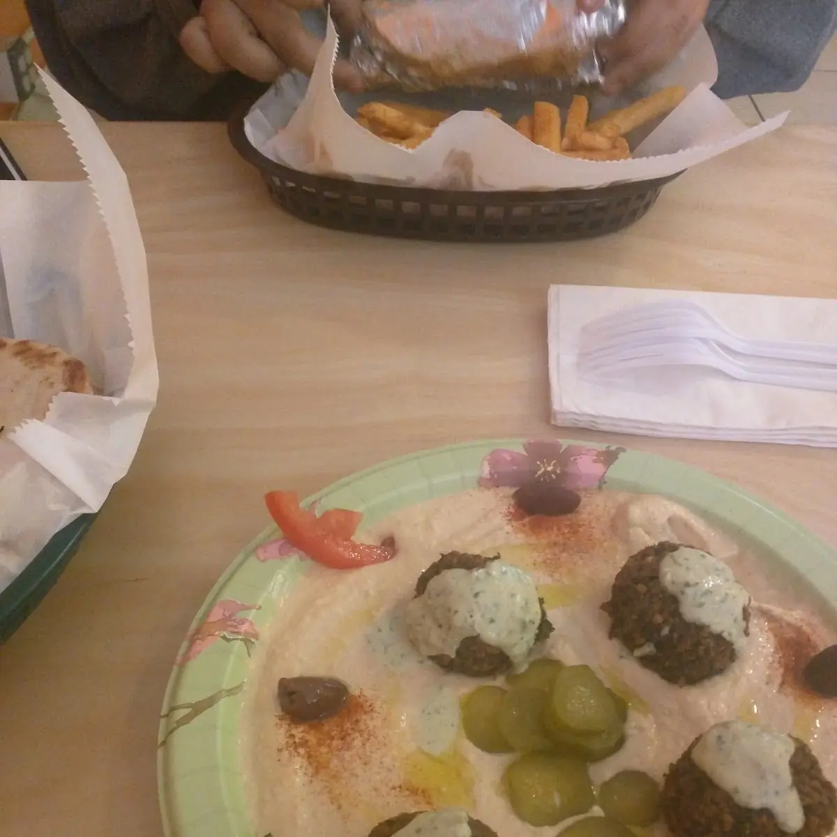 Chicken Over Hummus (Incl. 2 Pitas)