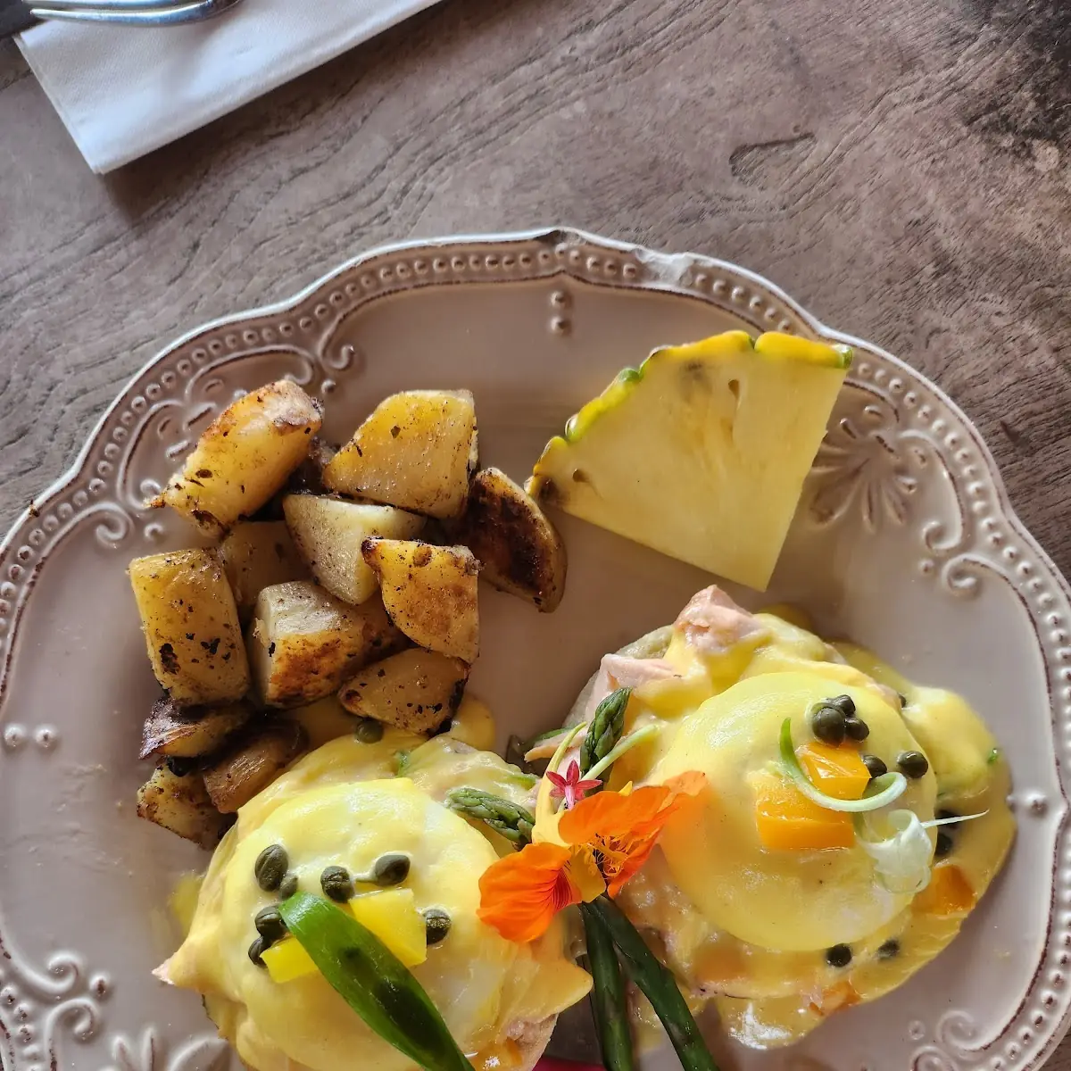 Smoked Salmon Eggs Benedict