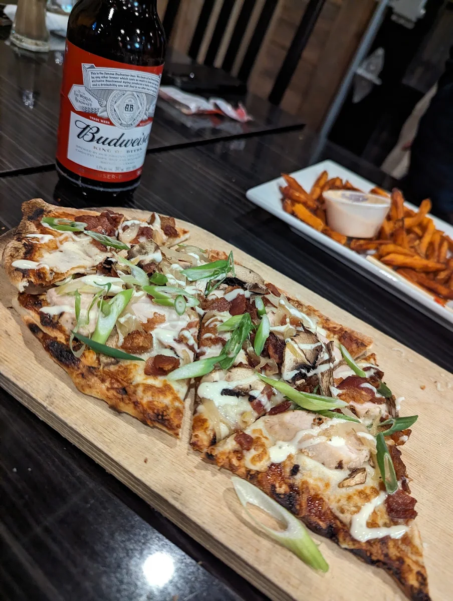 BBQ Chicken Flatbread, The Field House Restaurant