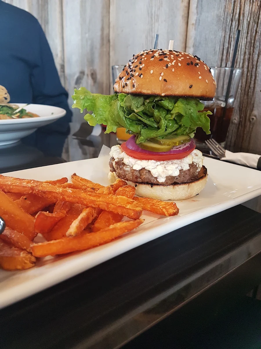 Field Burger, The Field House Restaurant