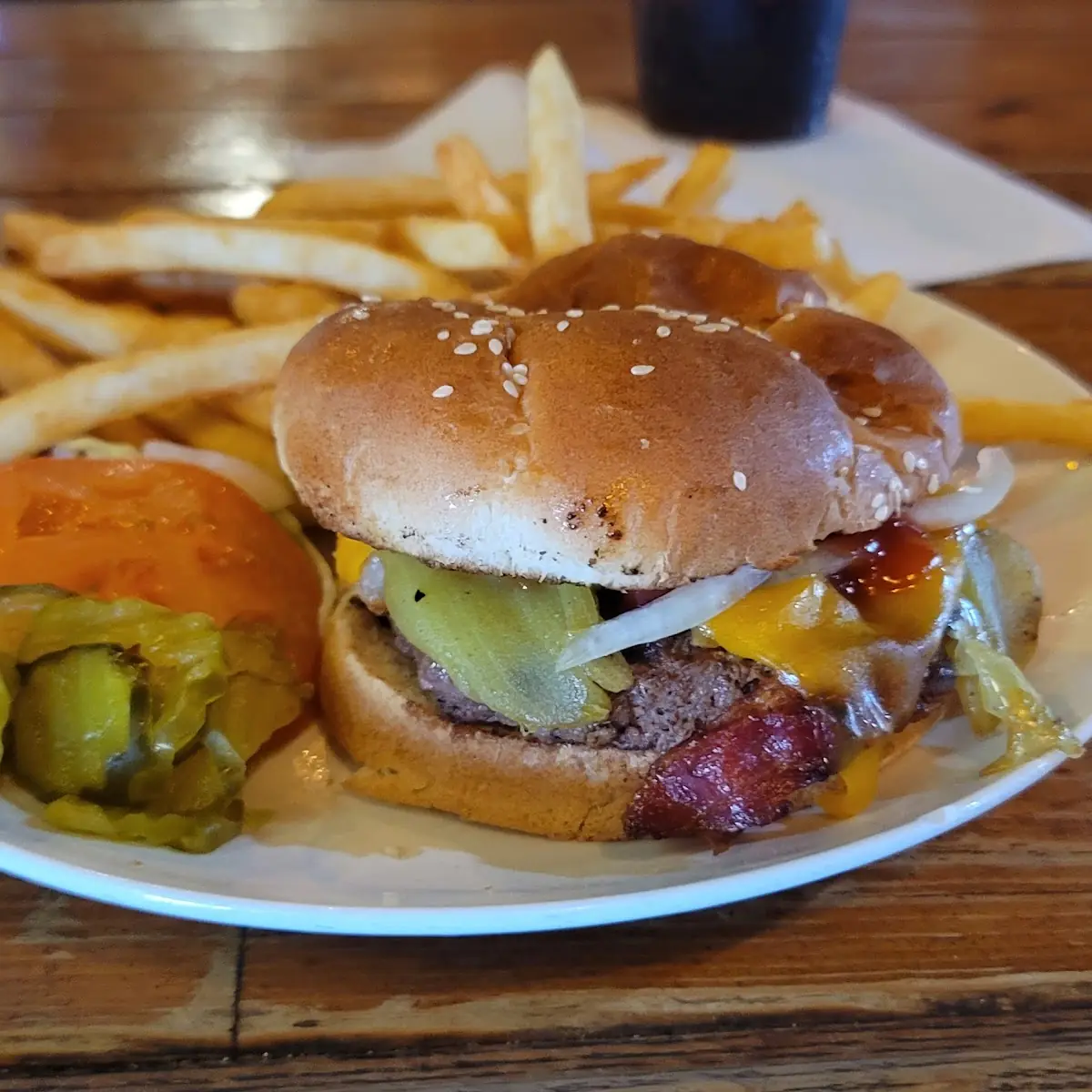 The Wagon Wheel Char-Broiled Bacon Cheeseburger with Fries