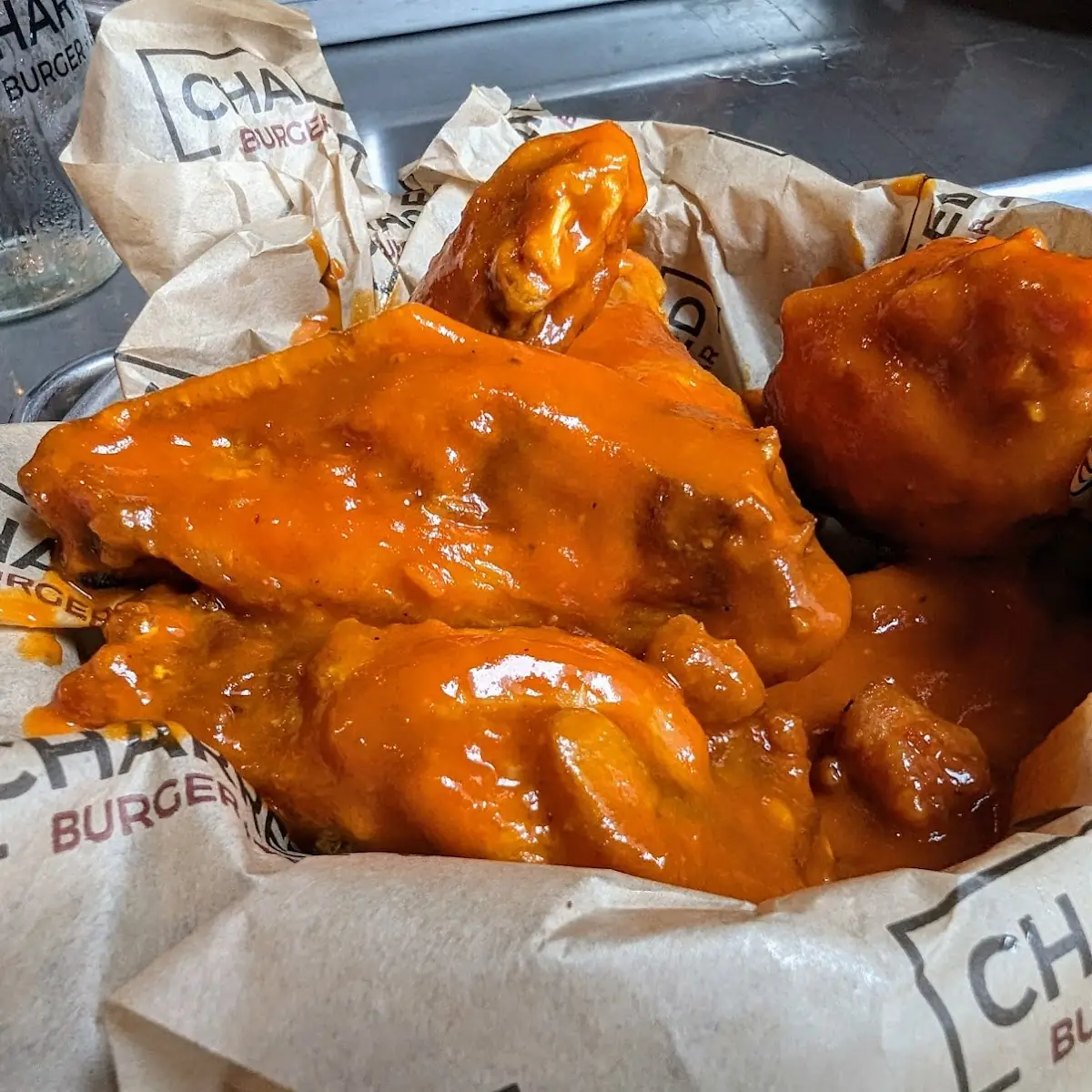 Sriracha Garlic Chicken Wings