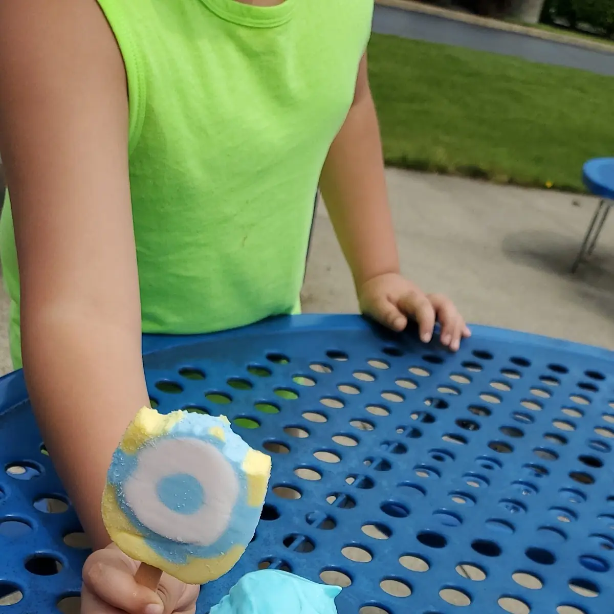 Minion Pop Key Lime Pie Blue Moon
