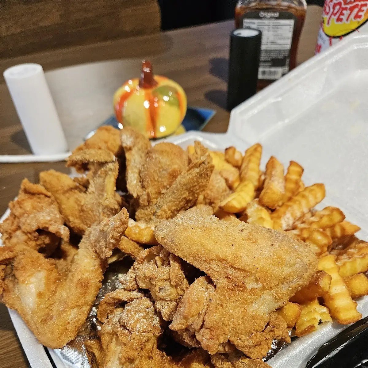 6 PC Whole Chicken Wings Dinner