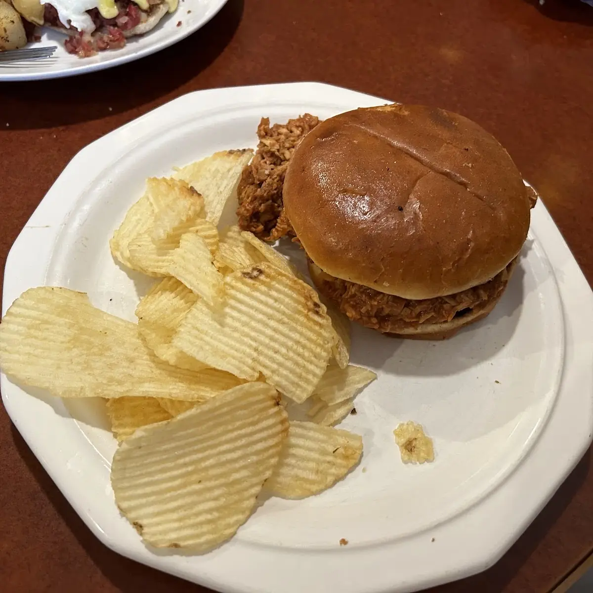 BBQ Pulled Chicken Burger with Chips