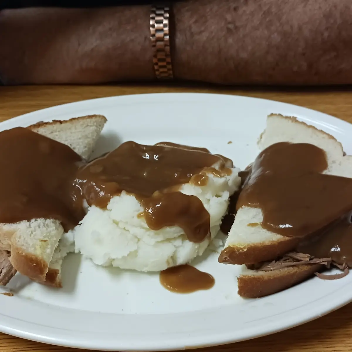 Hot Roast Beef with Mashed Potato and Gravy