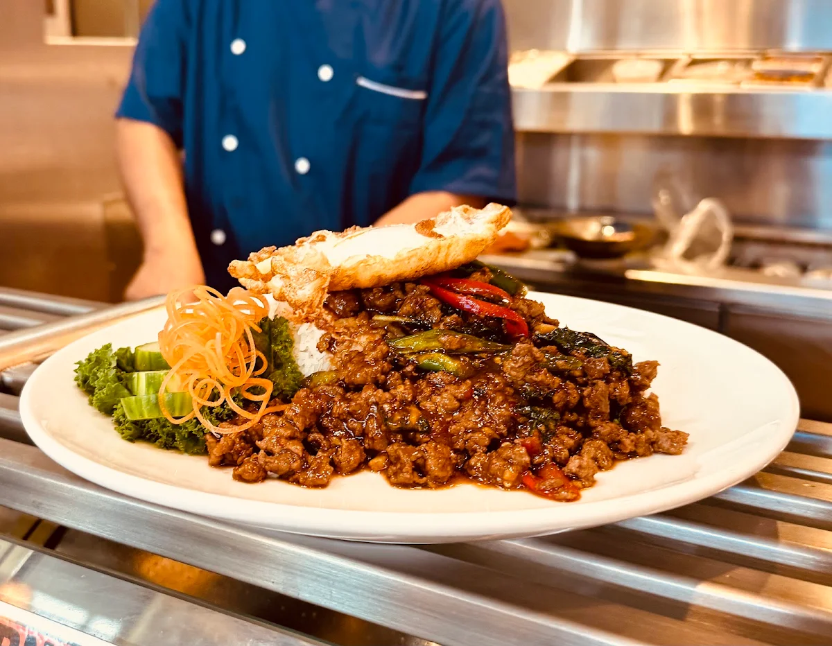 Pad Gra Pao, MAKIN Thai Food