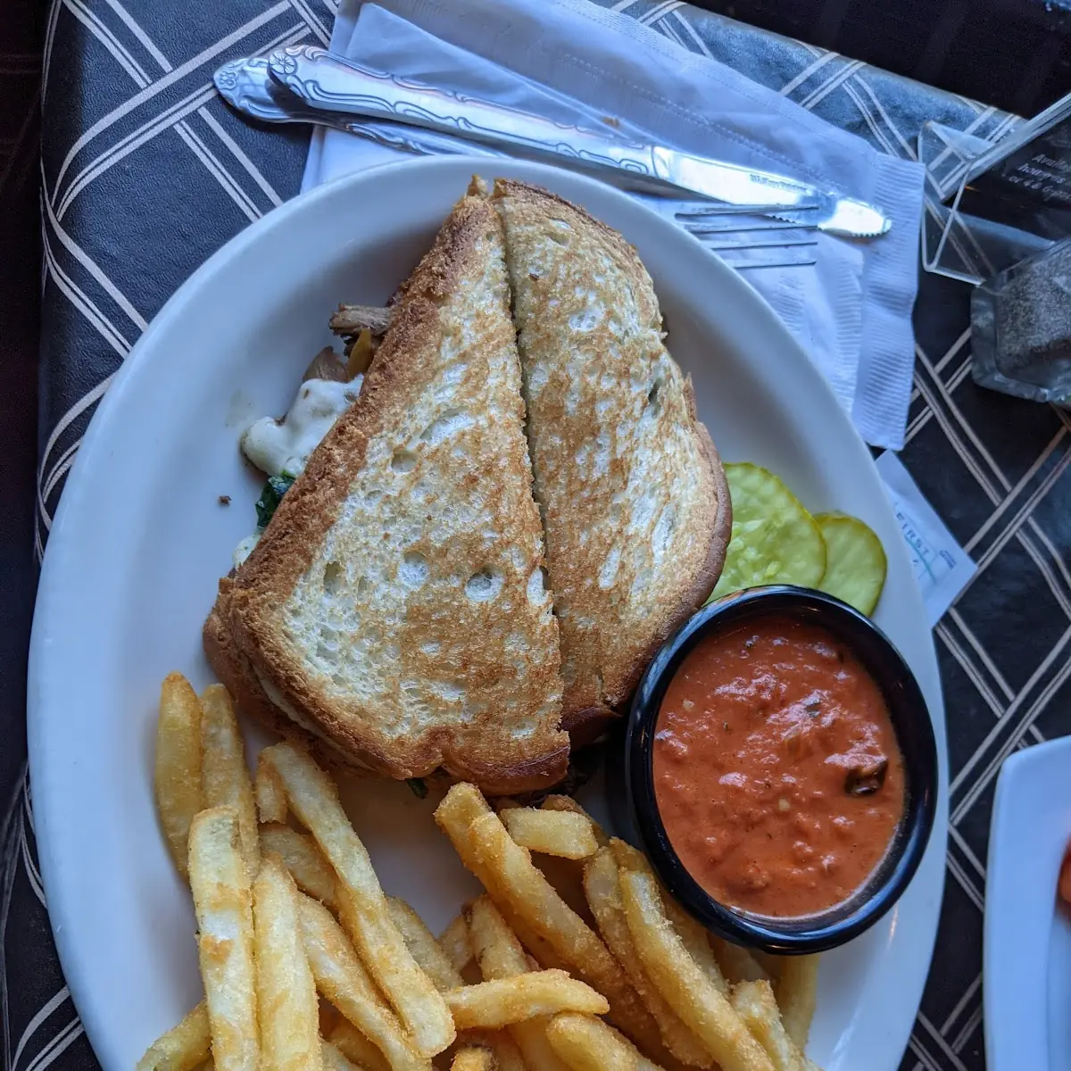 Grilled Cheese w Fries