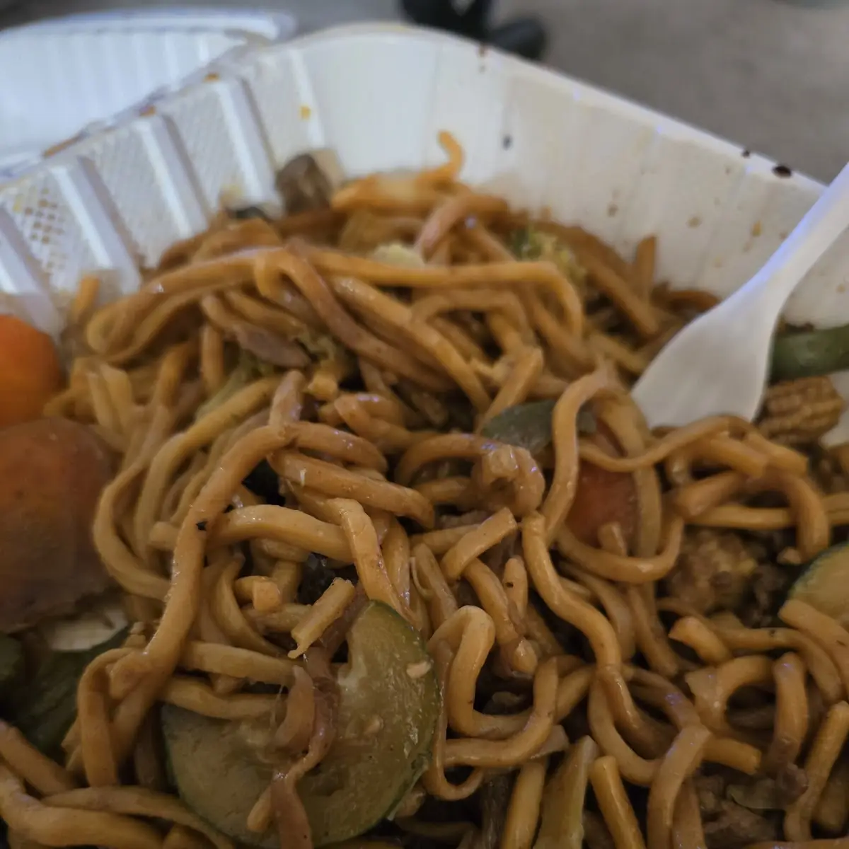 Beef Noodles with Assorted Vegetables