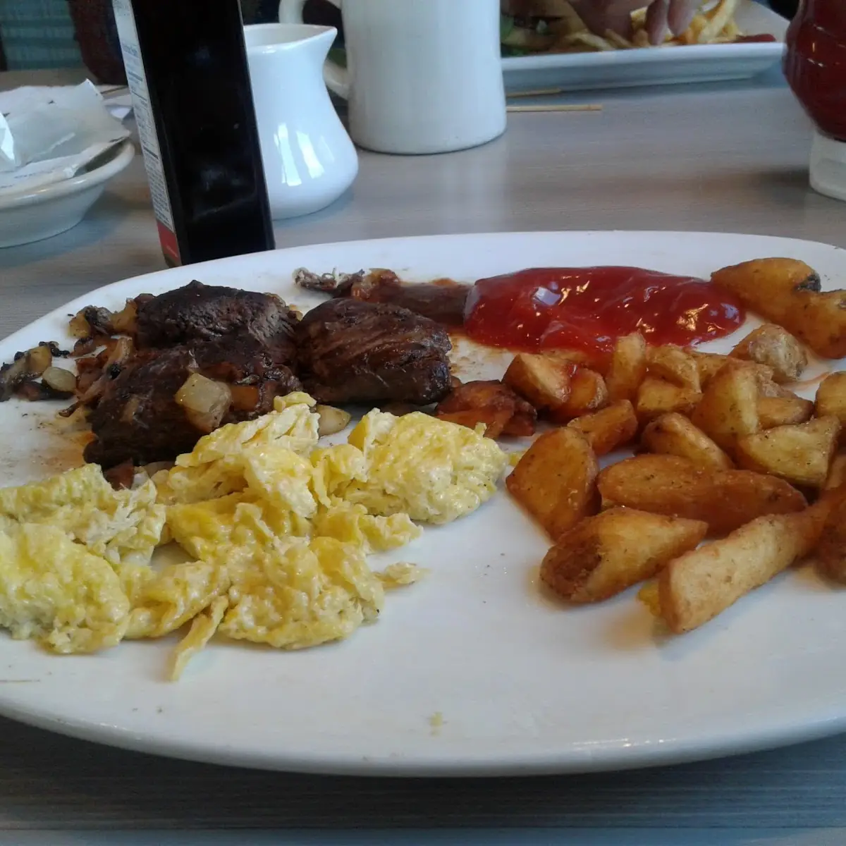 Scrambled Eggs with Steak