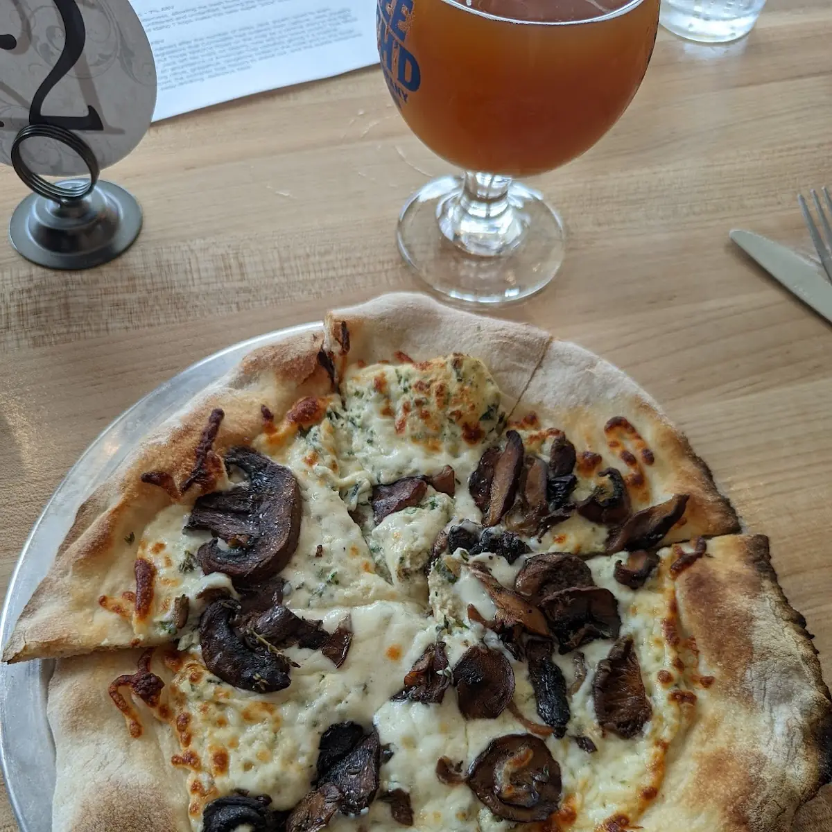 Bianca Pizza Mushrooms Added
