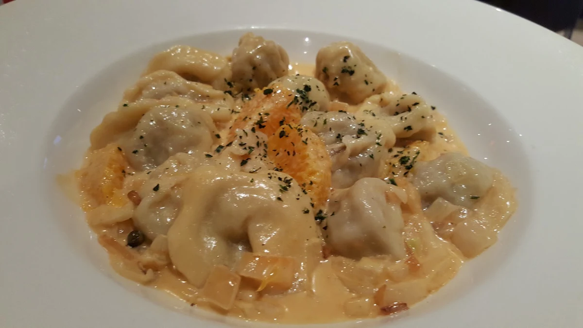 Duck Cappelletti, Tiamo Cafe