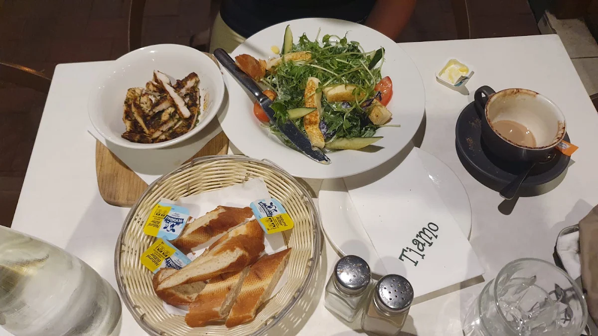Tiamo Salad, Tiamo Cafe
