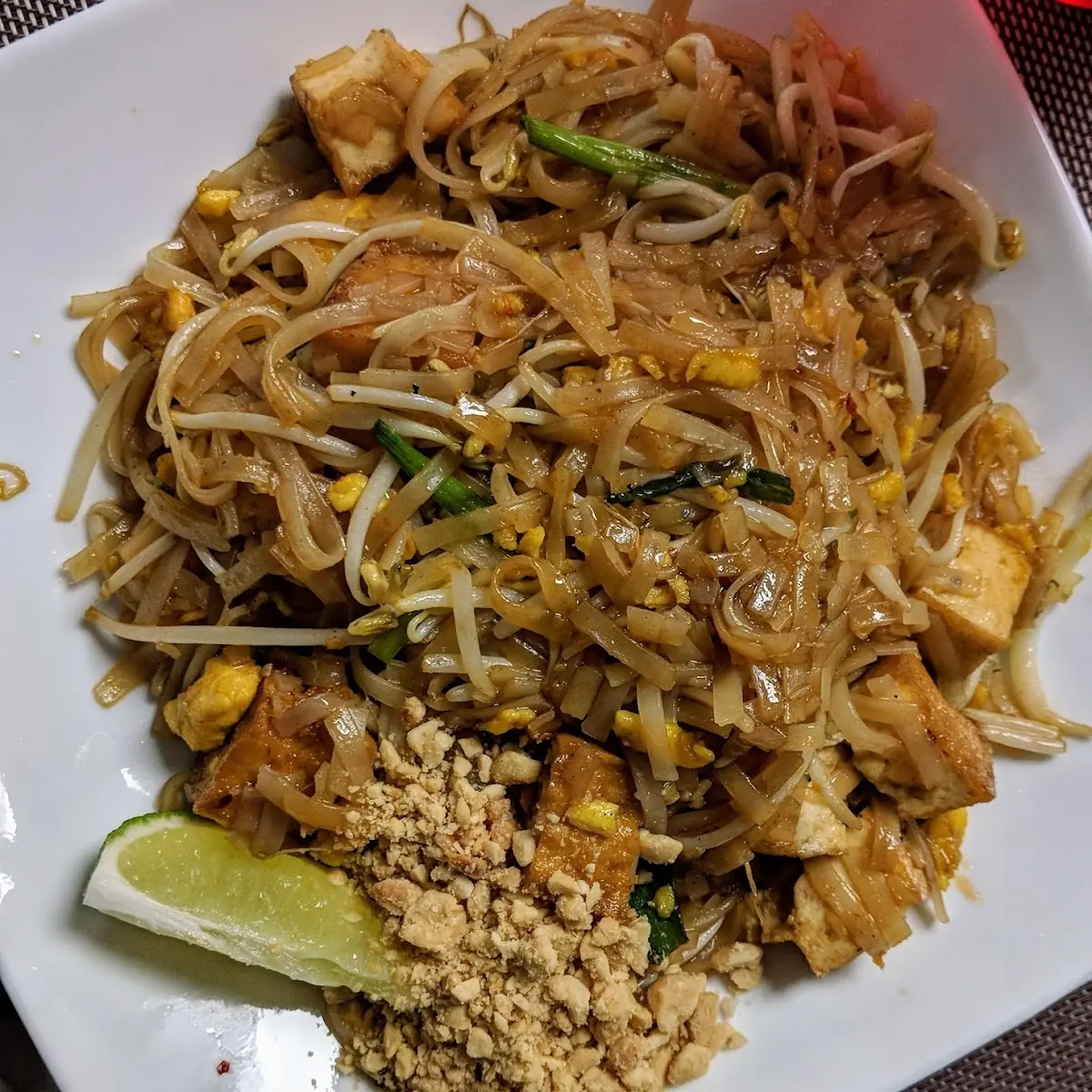 R12. Kao Pad / Thai Fried Rice