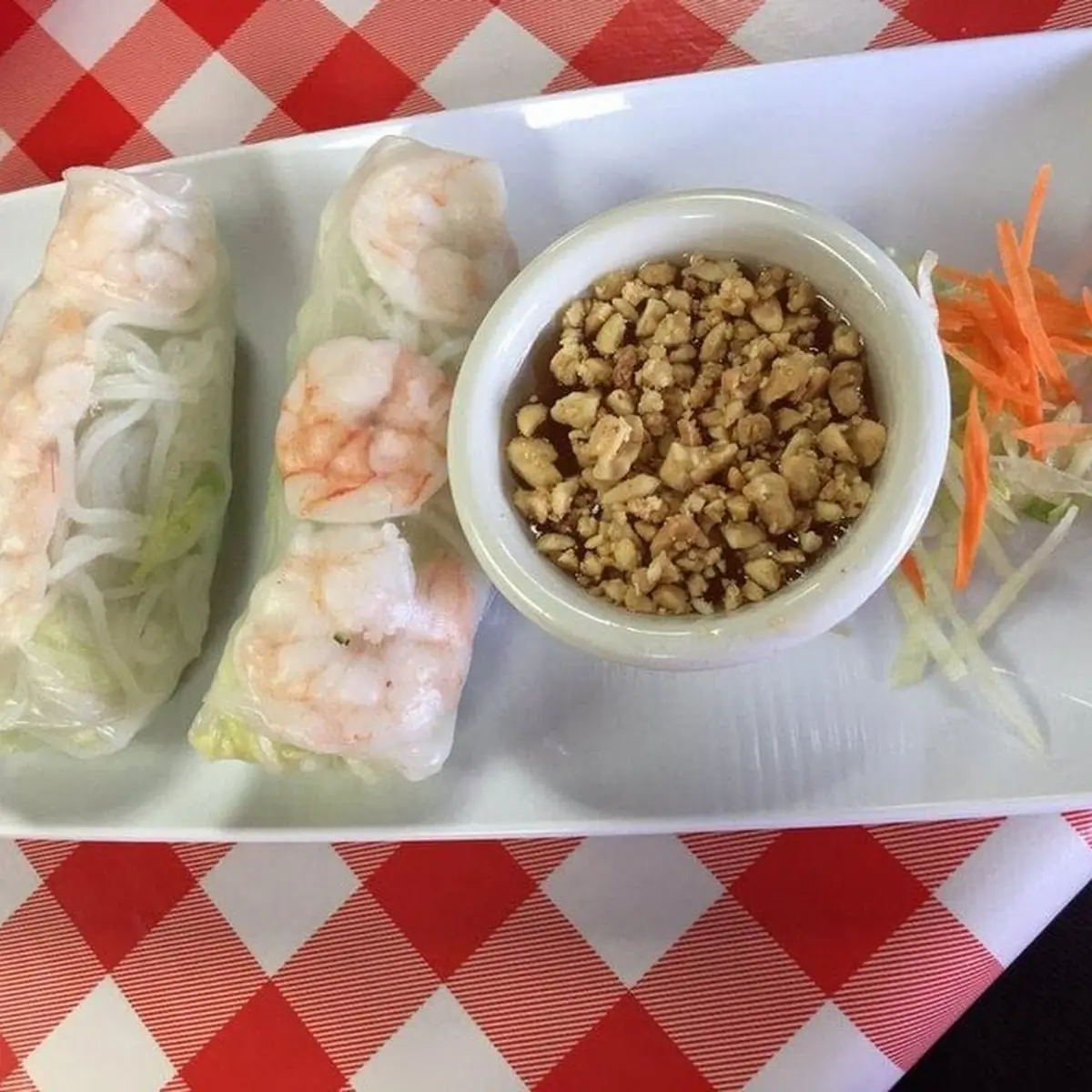 Pho Pia Sod Fresh Spring Rolls