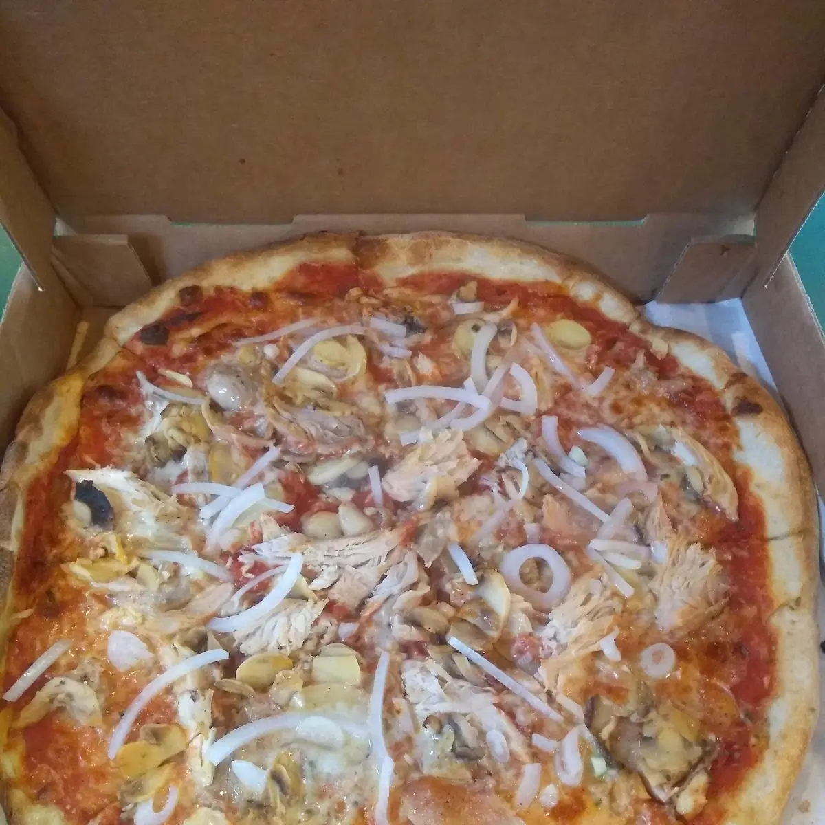 Rotisserie Chicken Mozzarella Cheese Pizza