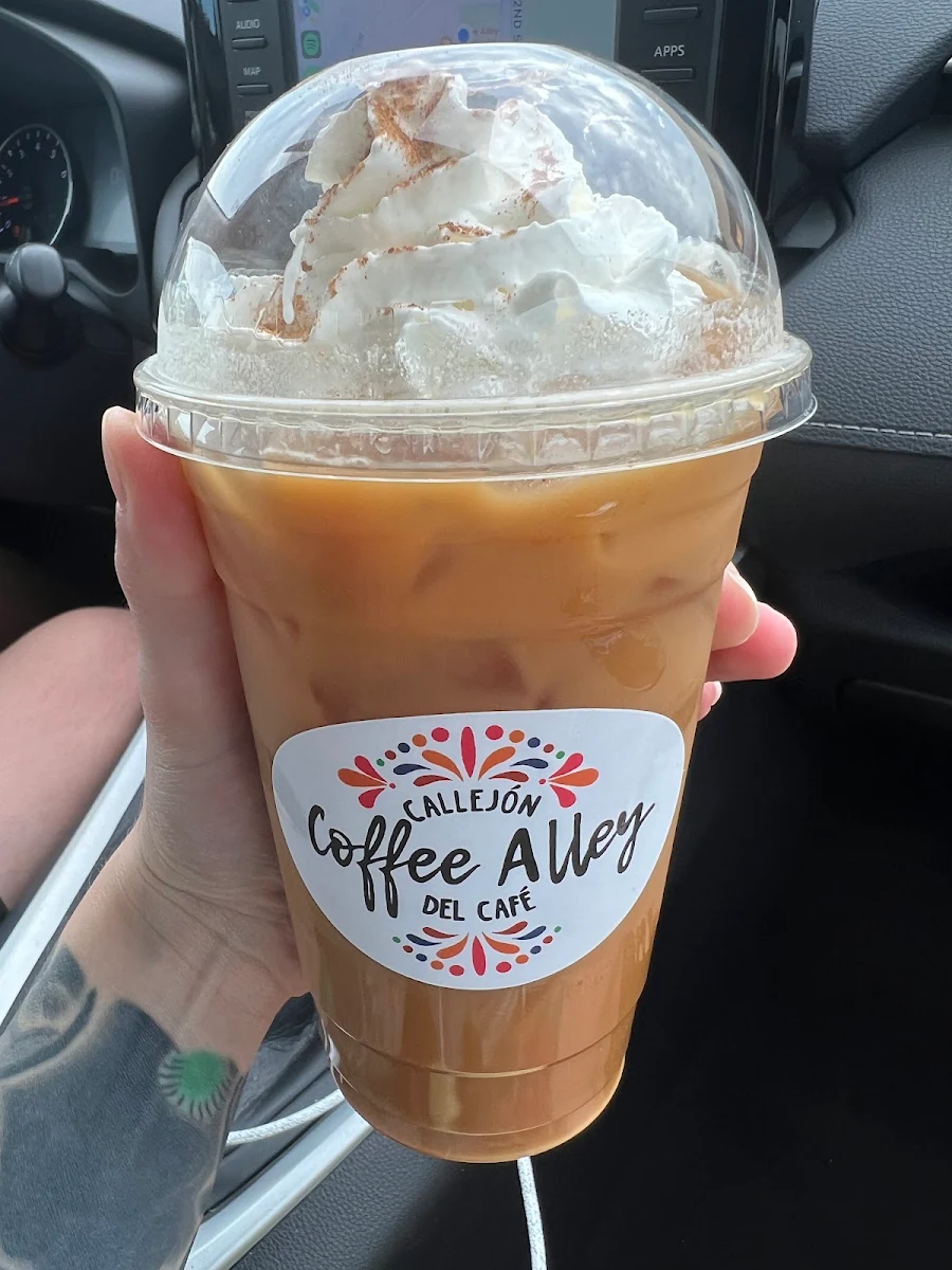 Horchata Latte and Mini Concha