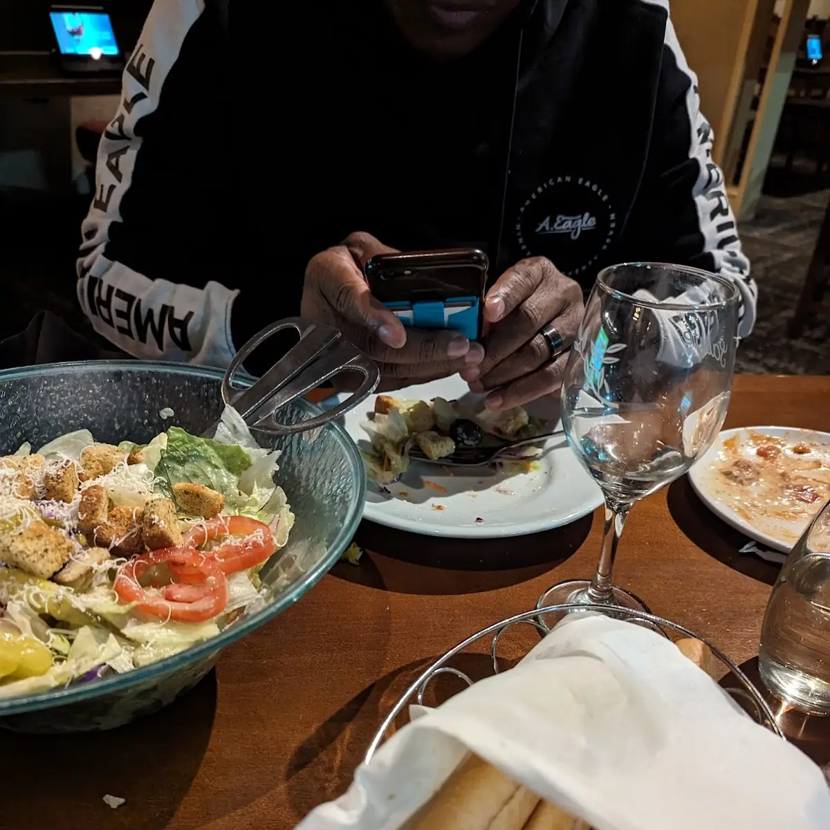 Never Ending Soup Salad & Breadsticks