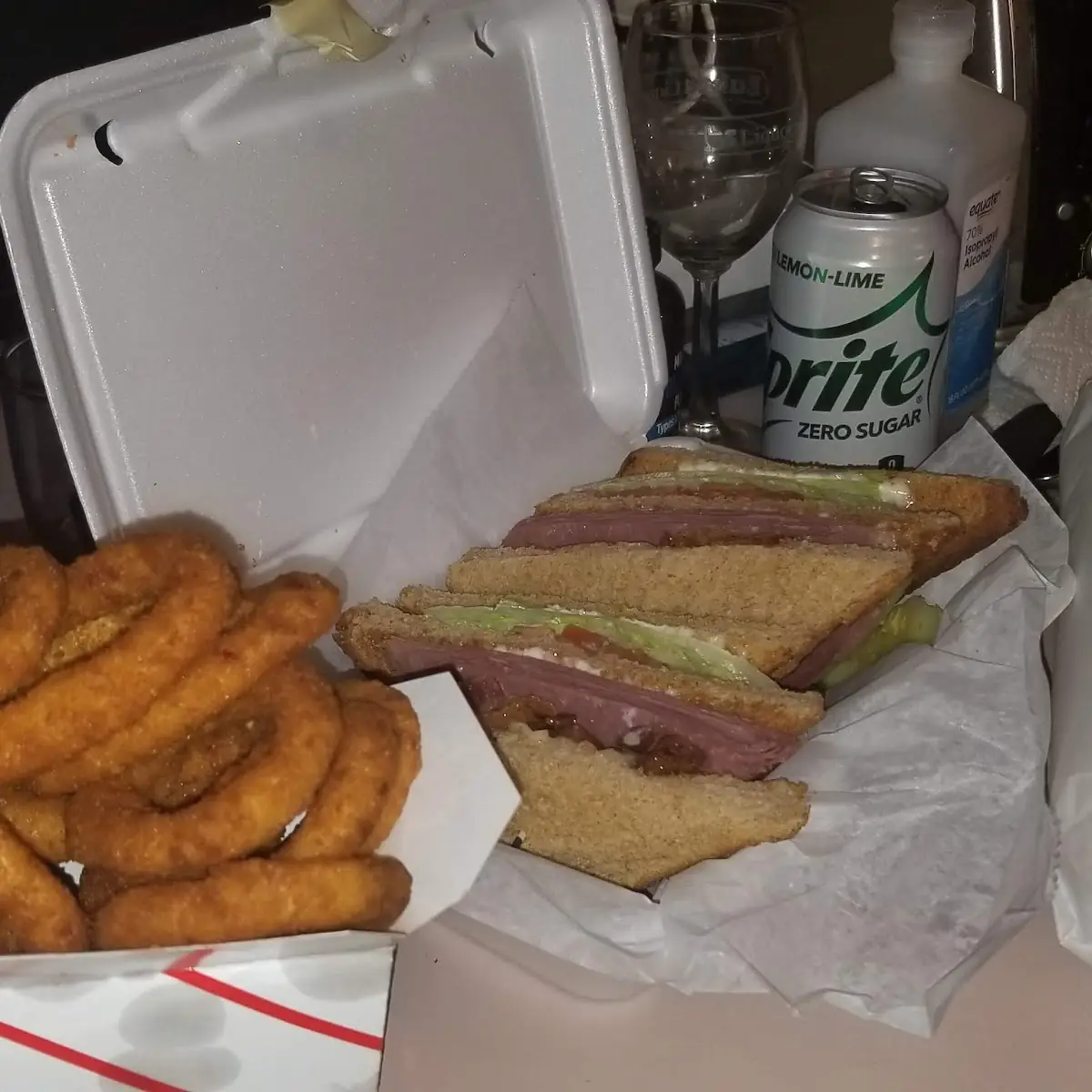 Corned Beef Sandwich with Onion Rings