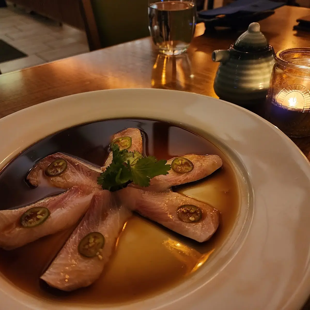 Jipbul Hamachi Sashimi