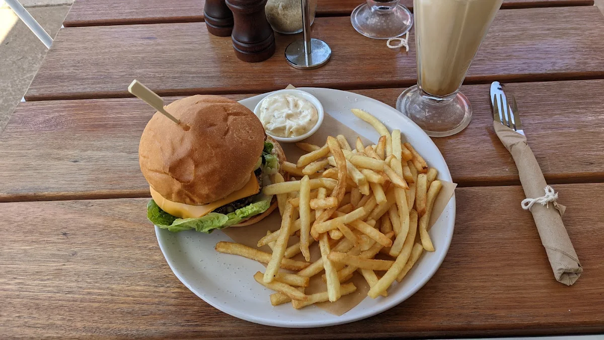 Burger and Fries, The Brew Wagga