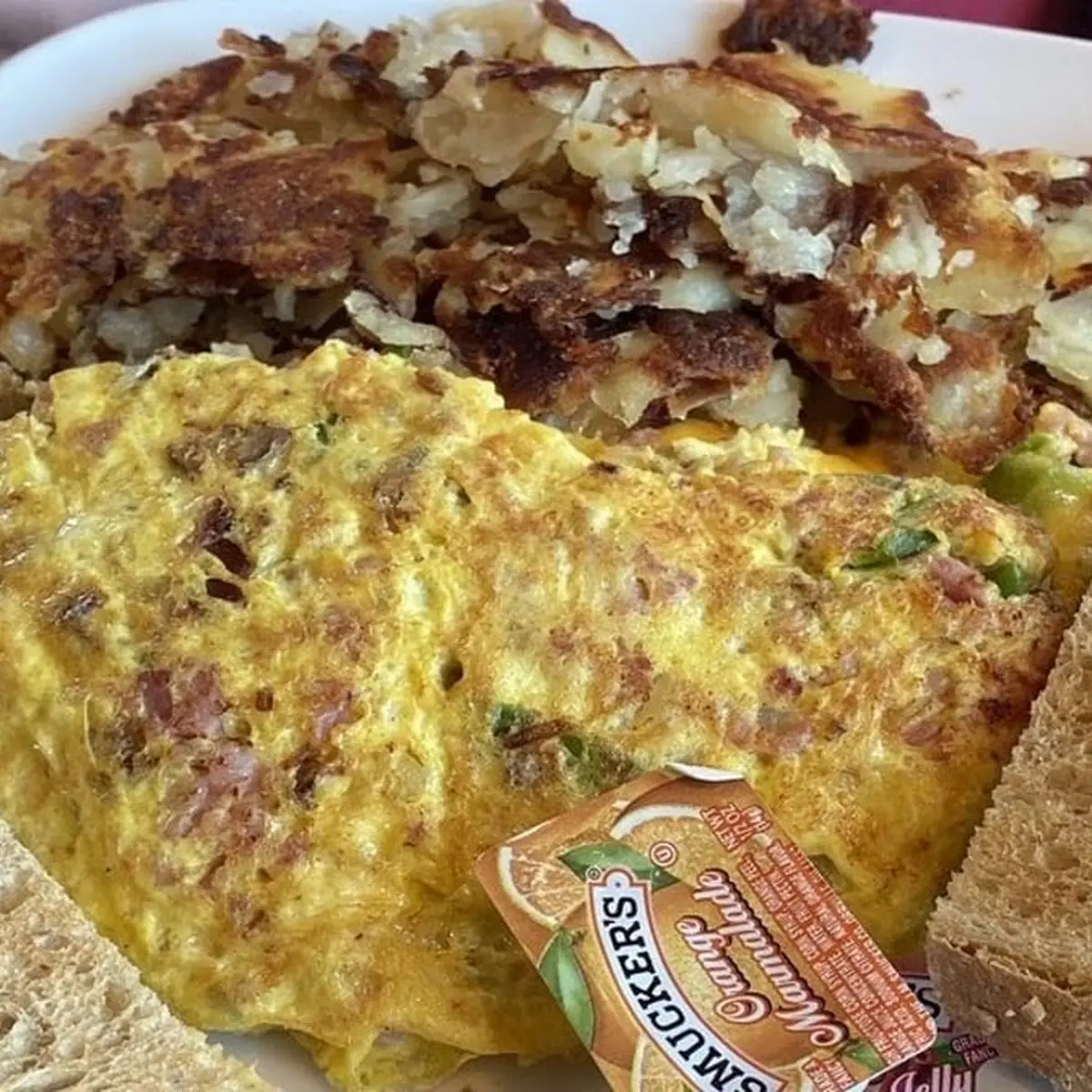 Ham & Cheese Omelette with Harsh Brown