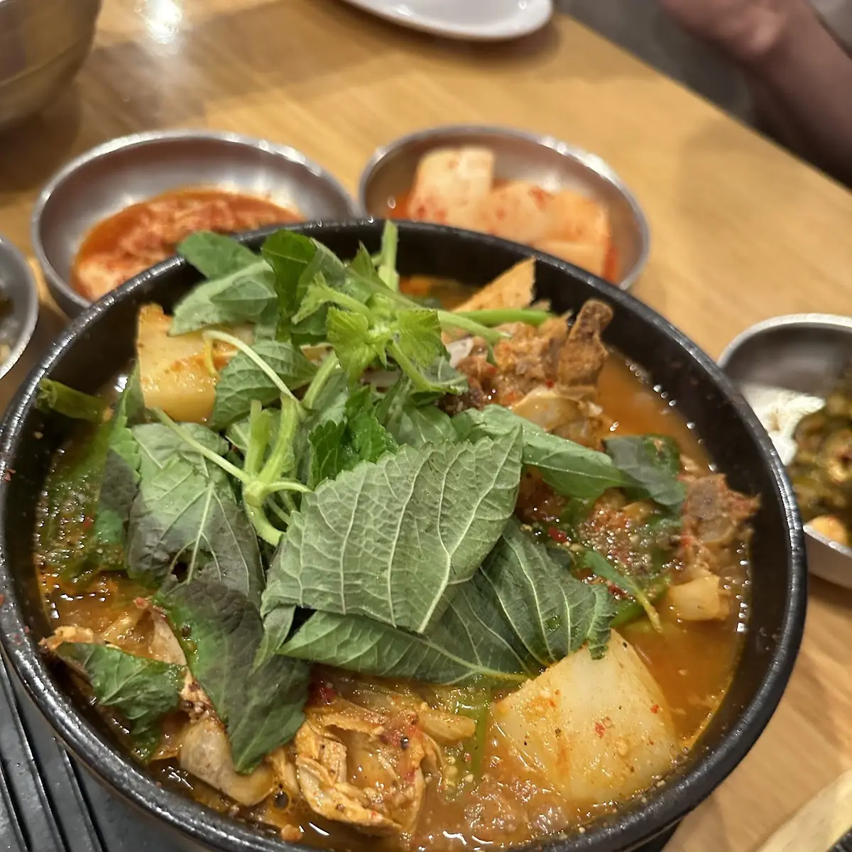 Dwaeji-Galbi Kimchi Jeongol