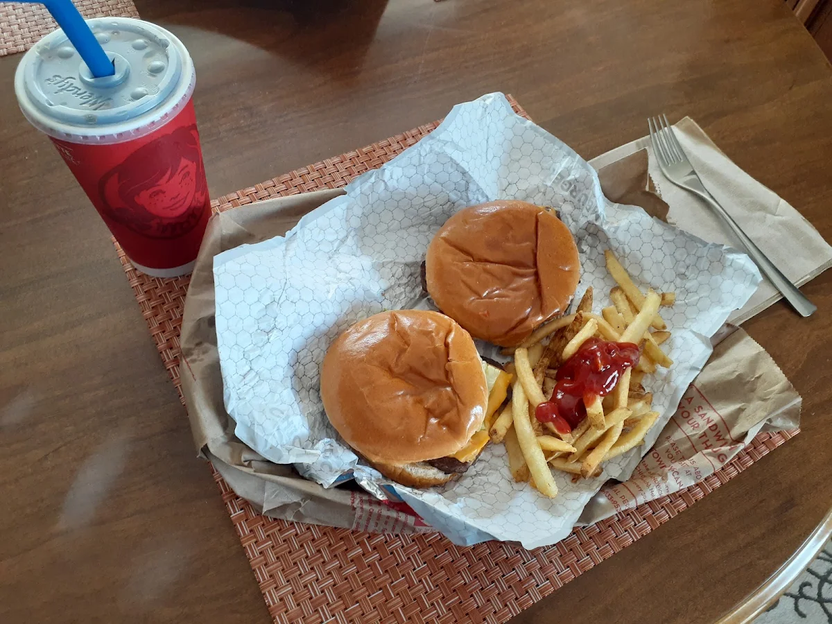 Dave's Single Cheese Burger Combo, Wendy's