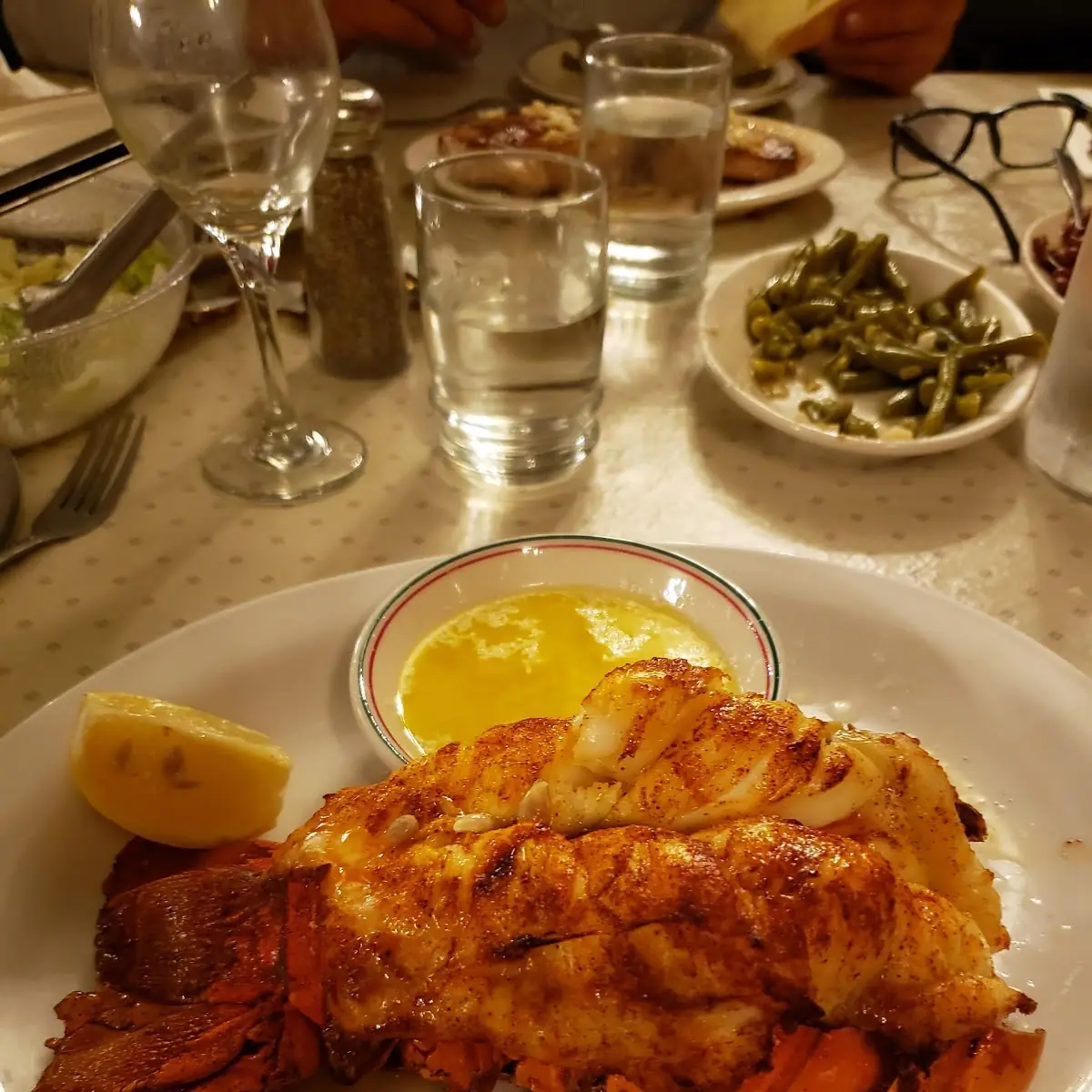 D: (12oz)Pt Filet& (18 oz) Lobster