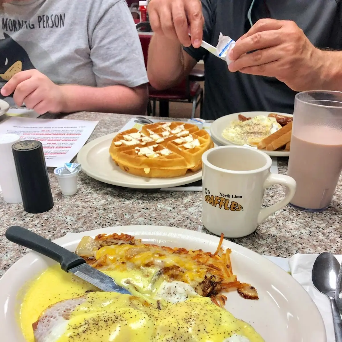 Eggs Benedict & Hashbrowns