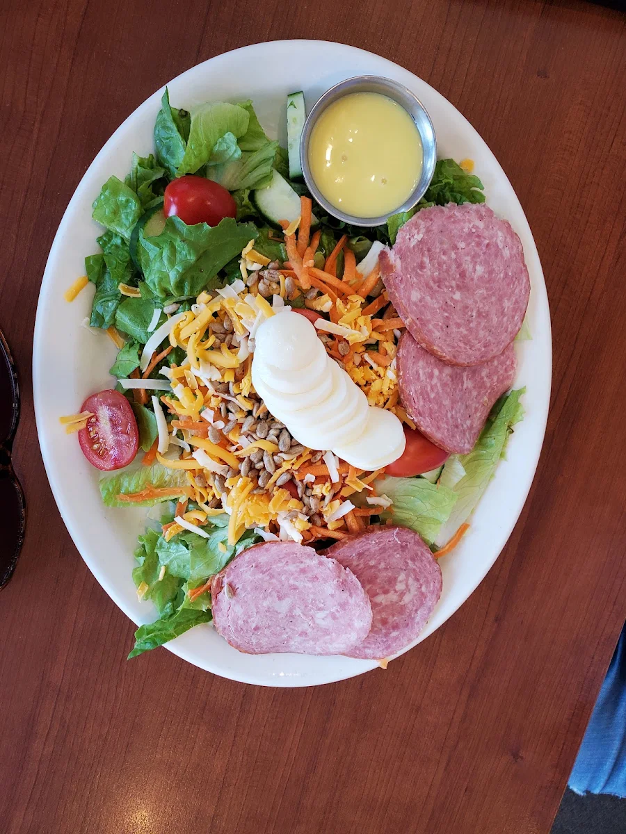 Menno Farmer Salad