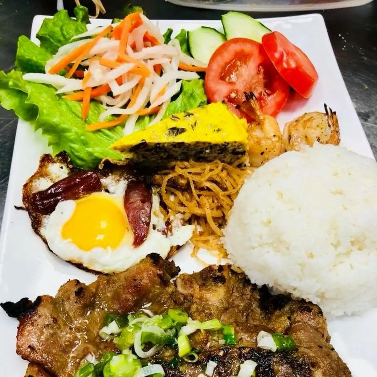 36 Cơm Sườn Bì Chả Và Opla