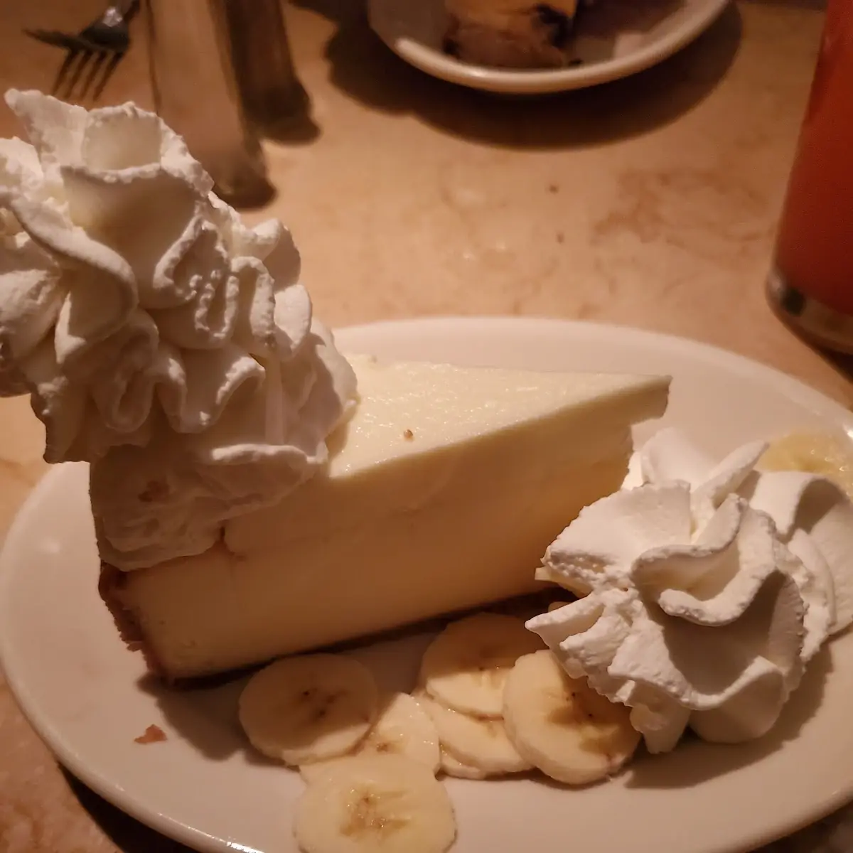 Chocolate Fudge Cheesecake with Cream