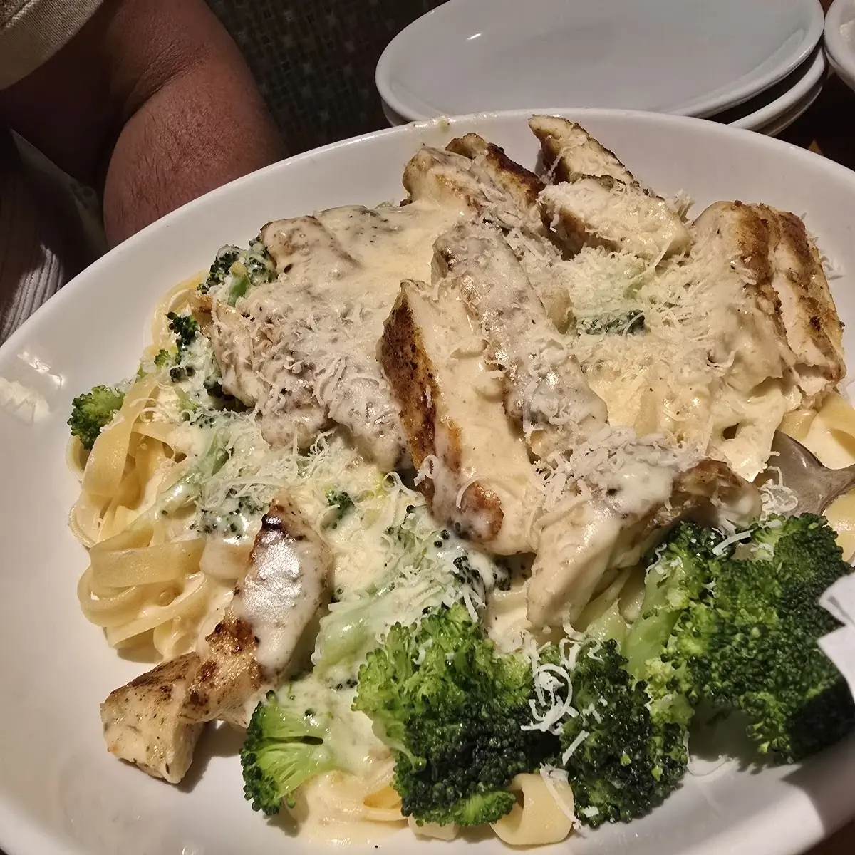 Chicken Alfredo Pasta with Alfredo Sauce