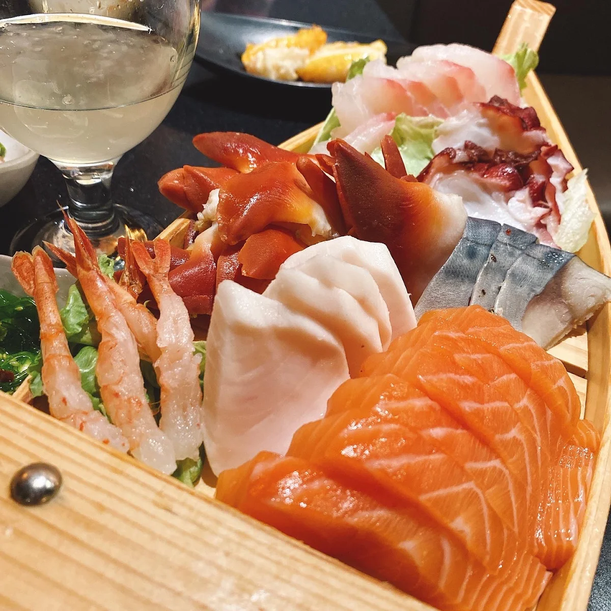 Assorted Sashimi Boat 36pcs