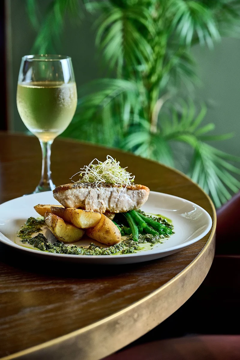 Highlights, Park Street Bar & Bistro