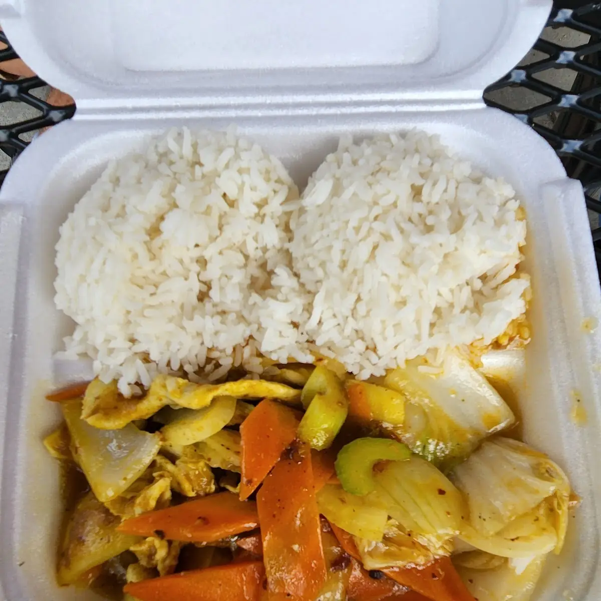 l6cr Curry Chicken Combo
