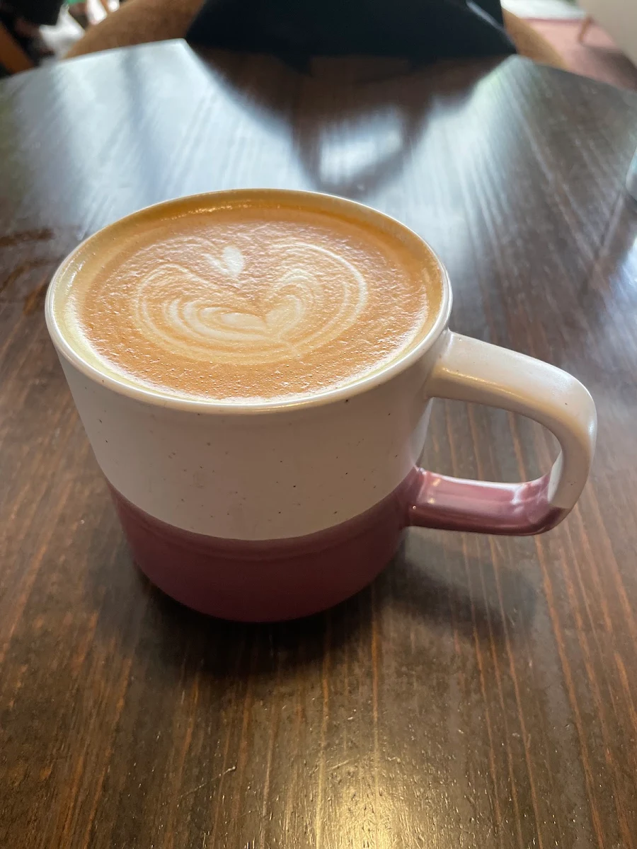 Flat White, Dame